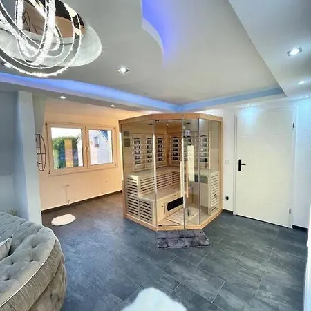 Phöenixpalace Whirlpool&infarotsauna Apartment *